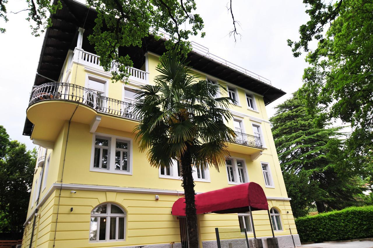 Hotel Villa Laurel Lovran Exterior photo
